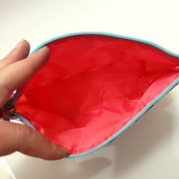 New Kapitza Sisters Clinique Cosmetics Bag - Picture 6 of 7